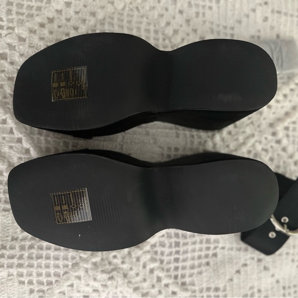 NWT Satin Buckle Detail Wedges - Picture 6 of 7